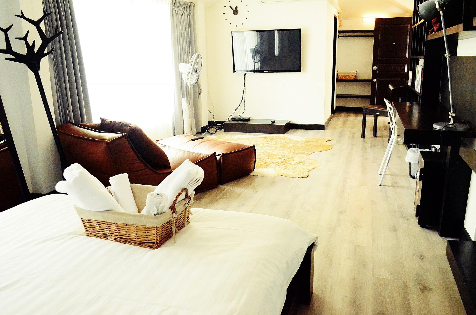 Early Bird Bed & Breakfast (Adults Only) Chiang Mai Esterno foto