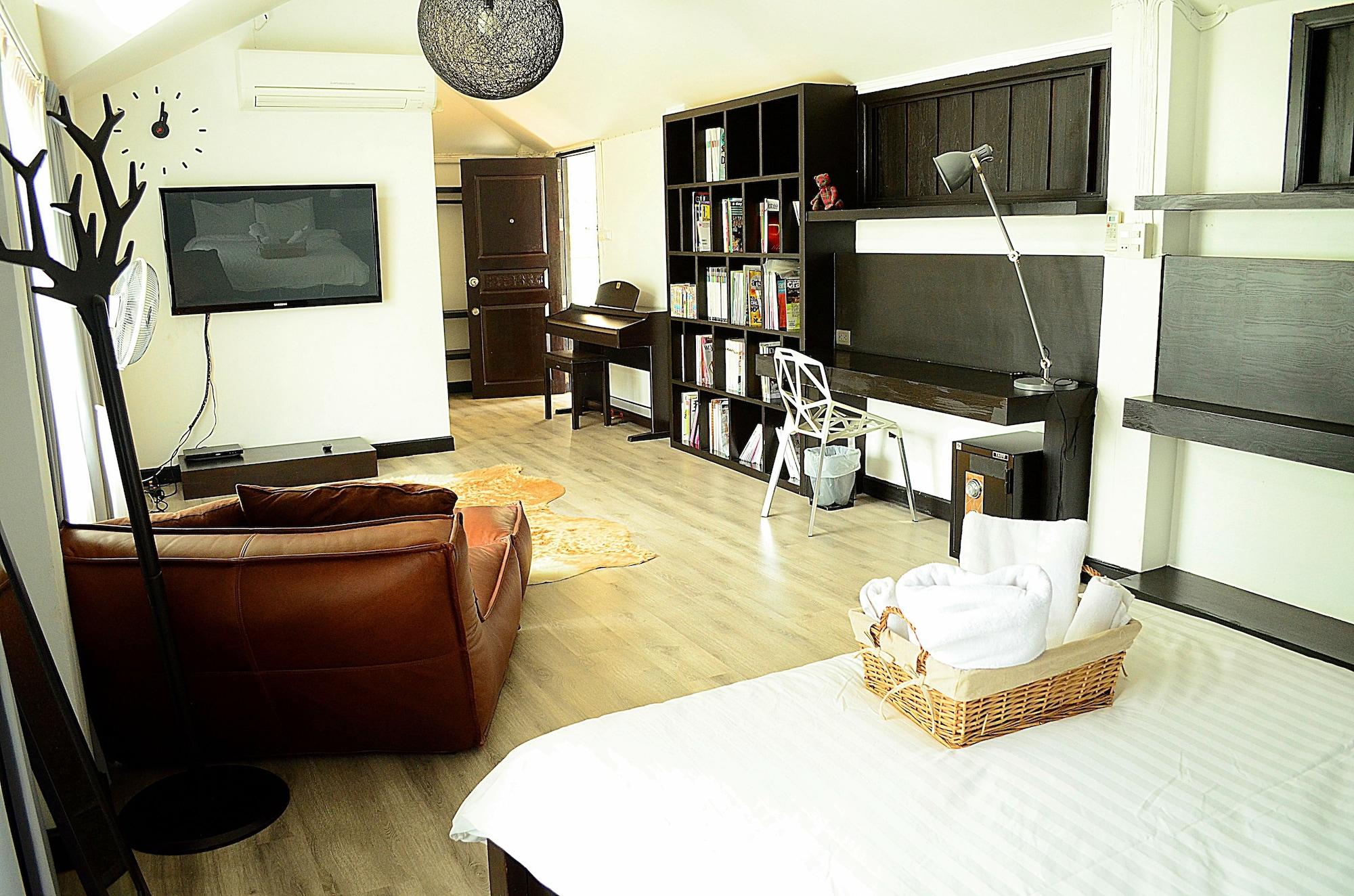 Early Bird Bed & Breakfast (Adults Only) Chiang Mai Esterno foto