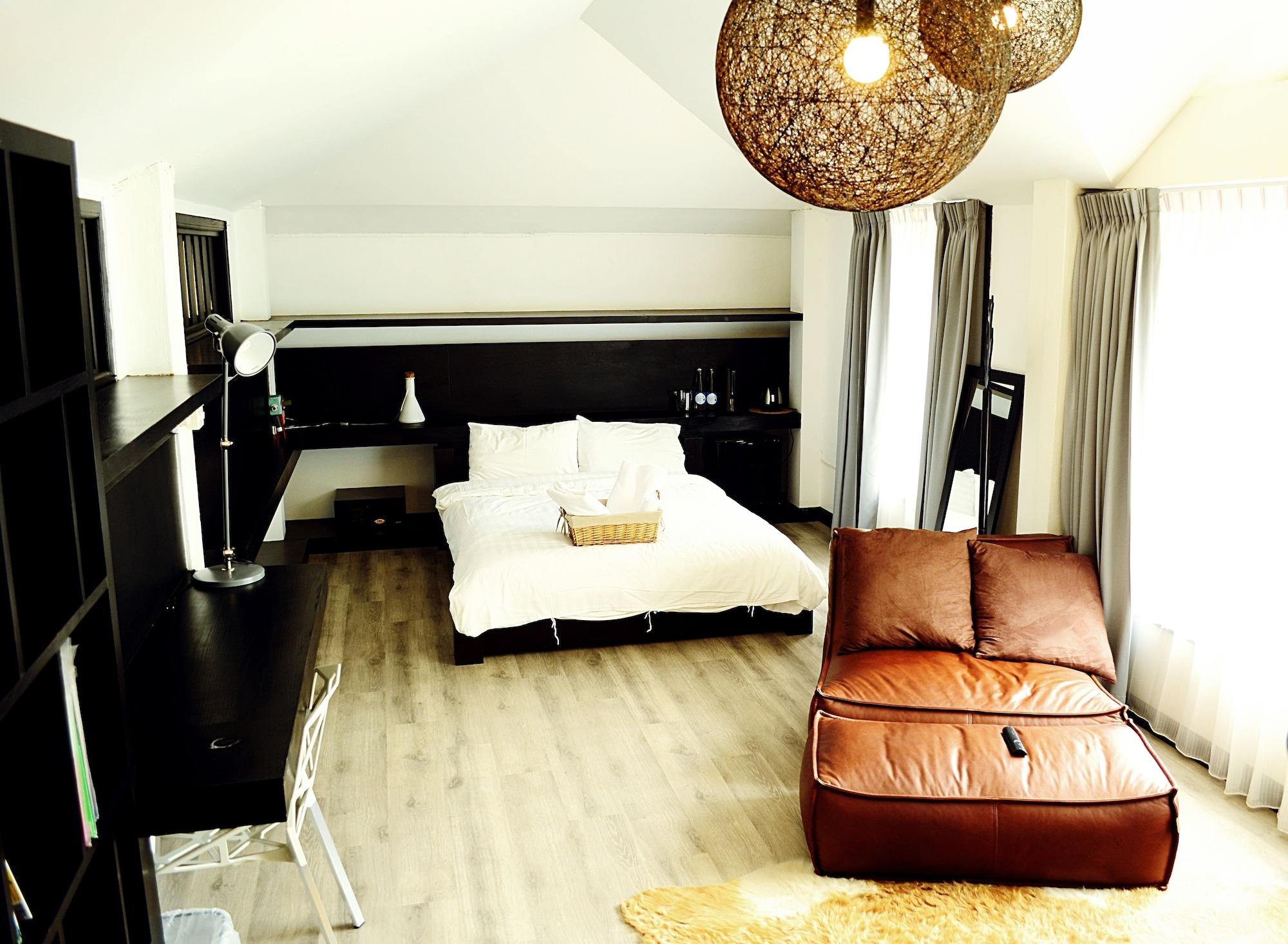 Early Bird Bed & Breakfast (Adults Only) Chiang Mai Esterno foto