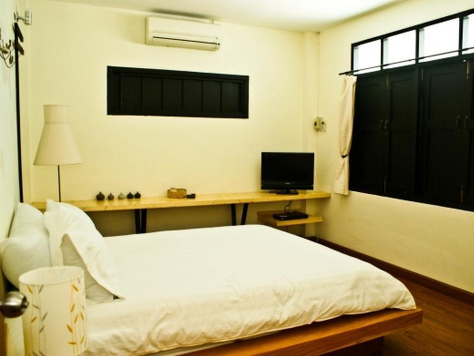 Early Bird Bed & Breakfast (Adults Only) Chiang Mai Esterno foto